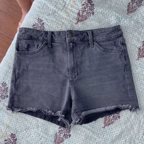 JOES JEANS EUC the Ozzie raw hem shorts in faded Black Size 28 - Picture 2 of 10